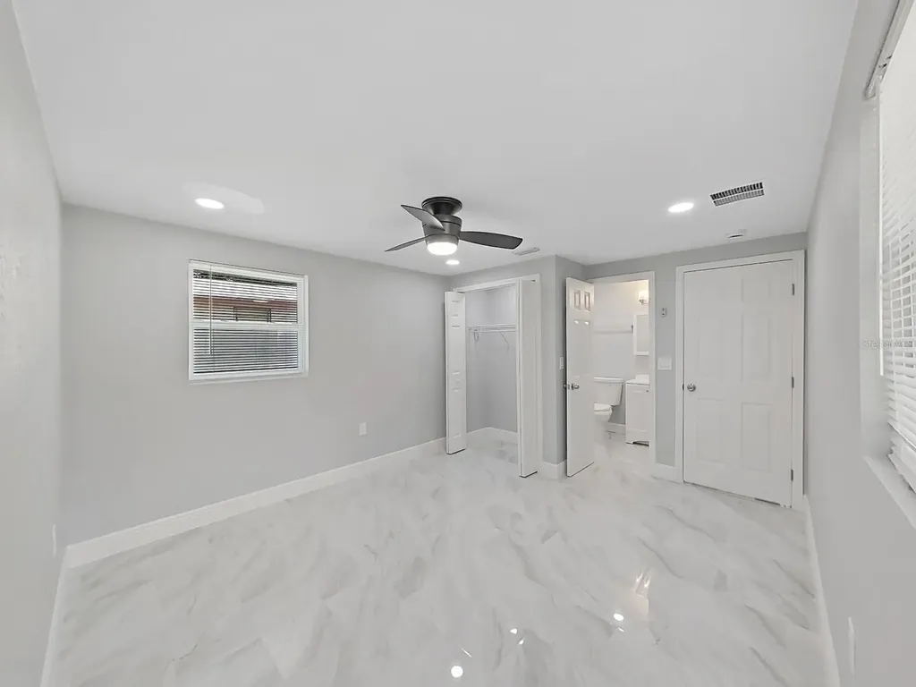 8721 N River Forest Circle Tampa FL 33604