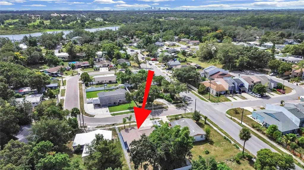 8721 N River Forest Circle Tampa FL 33604