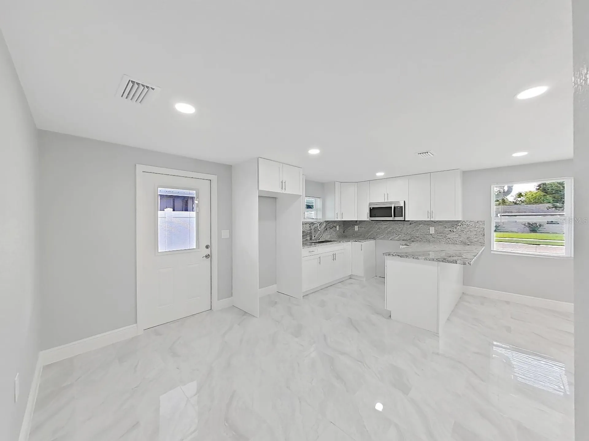 8721 N River Forest Circle Tampa FL 33604