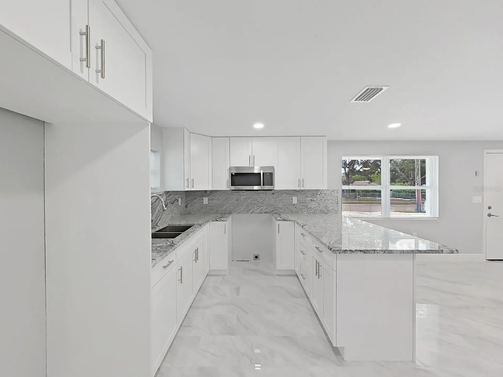 8721 N River Forest Circle Tampa FL 33604