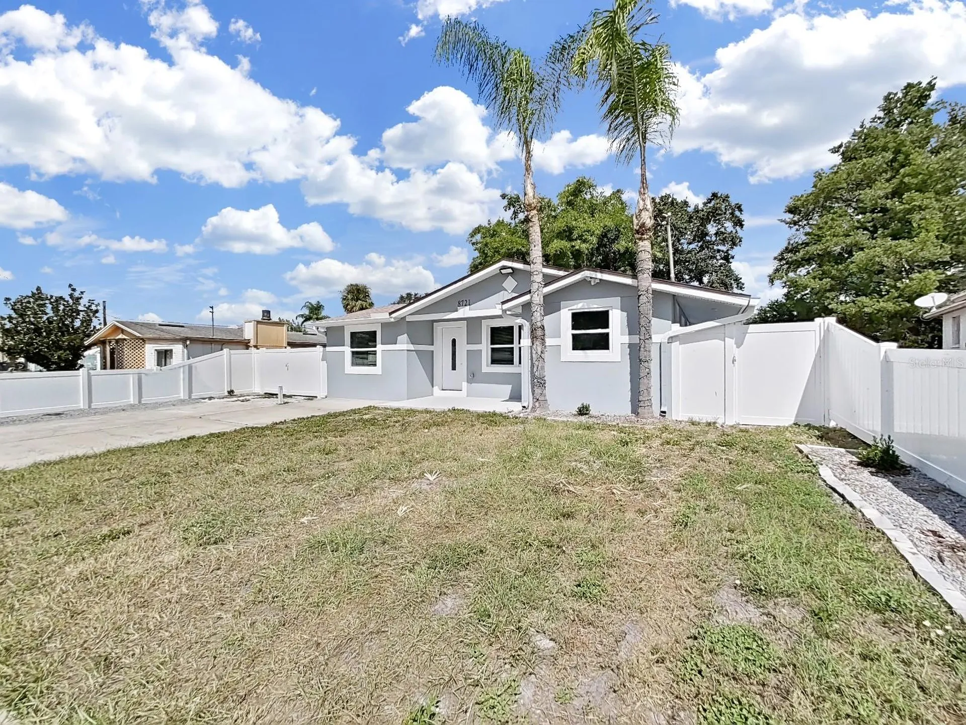 8721 N River Forest Circle Tampa FL 33604