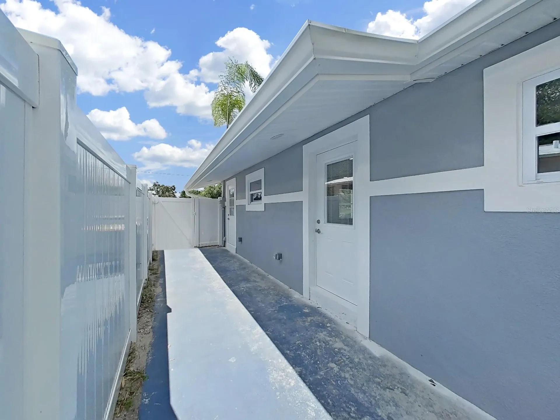 8721 N River Forest Circle Tampa FL 33604