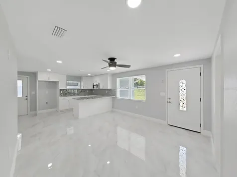 8721 N River Forest Circle Tampa FL 33604