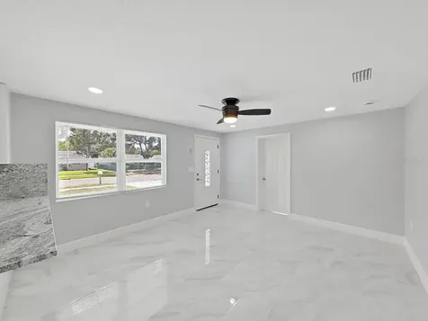 8721 N River Forest Circle Tampa FL 33604
