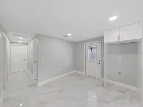 8721 N River Forest Circle Tampa FL 33604