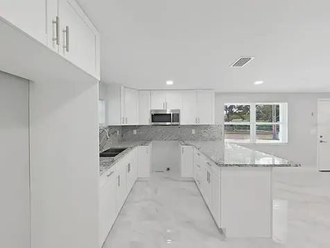 8721 N River Forest Circle Tampa FL 33604