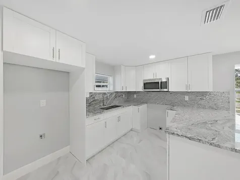 8721 N River Forest Circle Tampa FL 33604