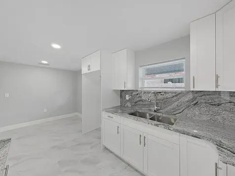 8721 N River Forest Circle Tampa FL 33604