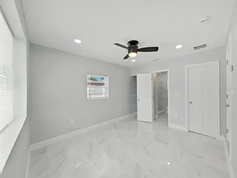 8721 N River Forest Circle Tampa FL 33604