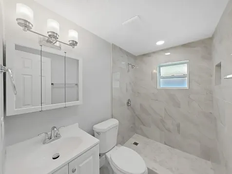 8721 N River Forest Circle Tampa FL 33604