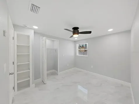 8721 N River Forest Circle Tampa FL 33604