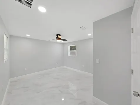 8721 N River Forest Circle Tampa FL 33604