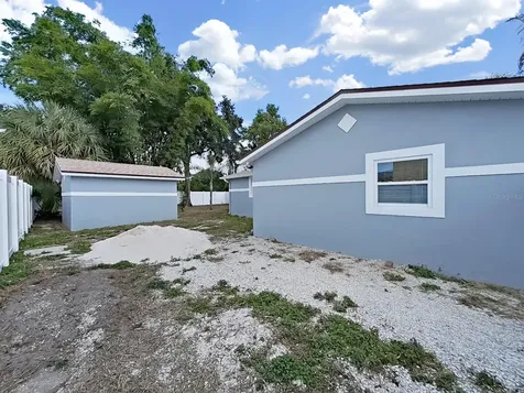 8721 N River Forest Circle Tampa FL 33604