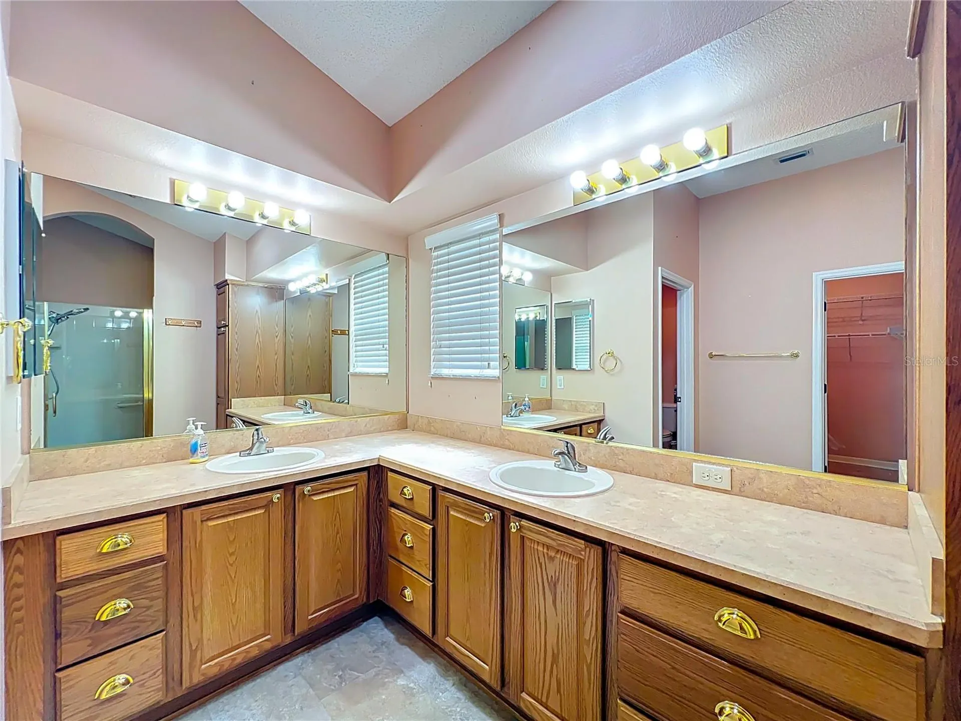 16946 SE 93rd Cuthbert Circle The Villages FL 32162