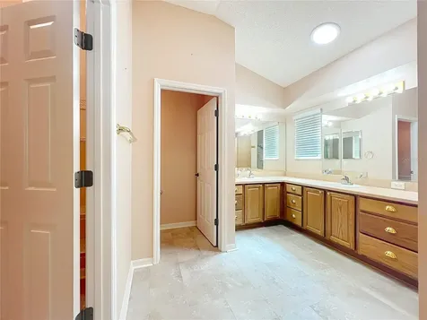 16946 SE 93rd Cuthbert Circle The Villages FL 32162