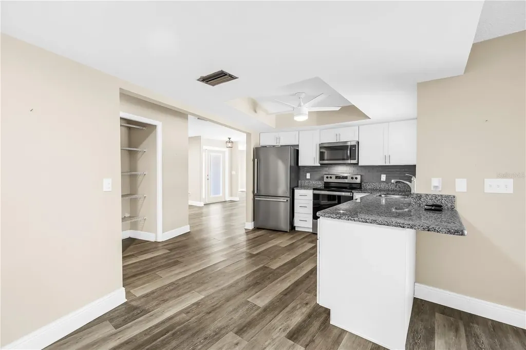 905 Serpentine Drive S St Petersburg FL 33705