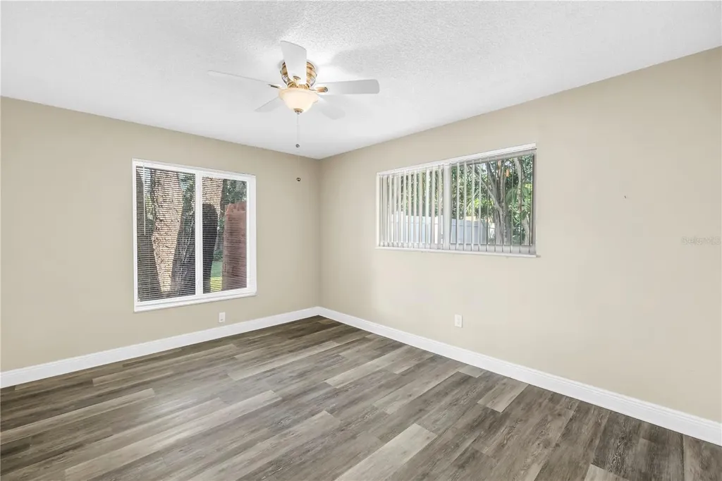 905 Serpentine Drive S St Petersburg FL 33705