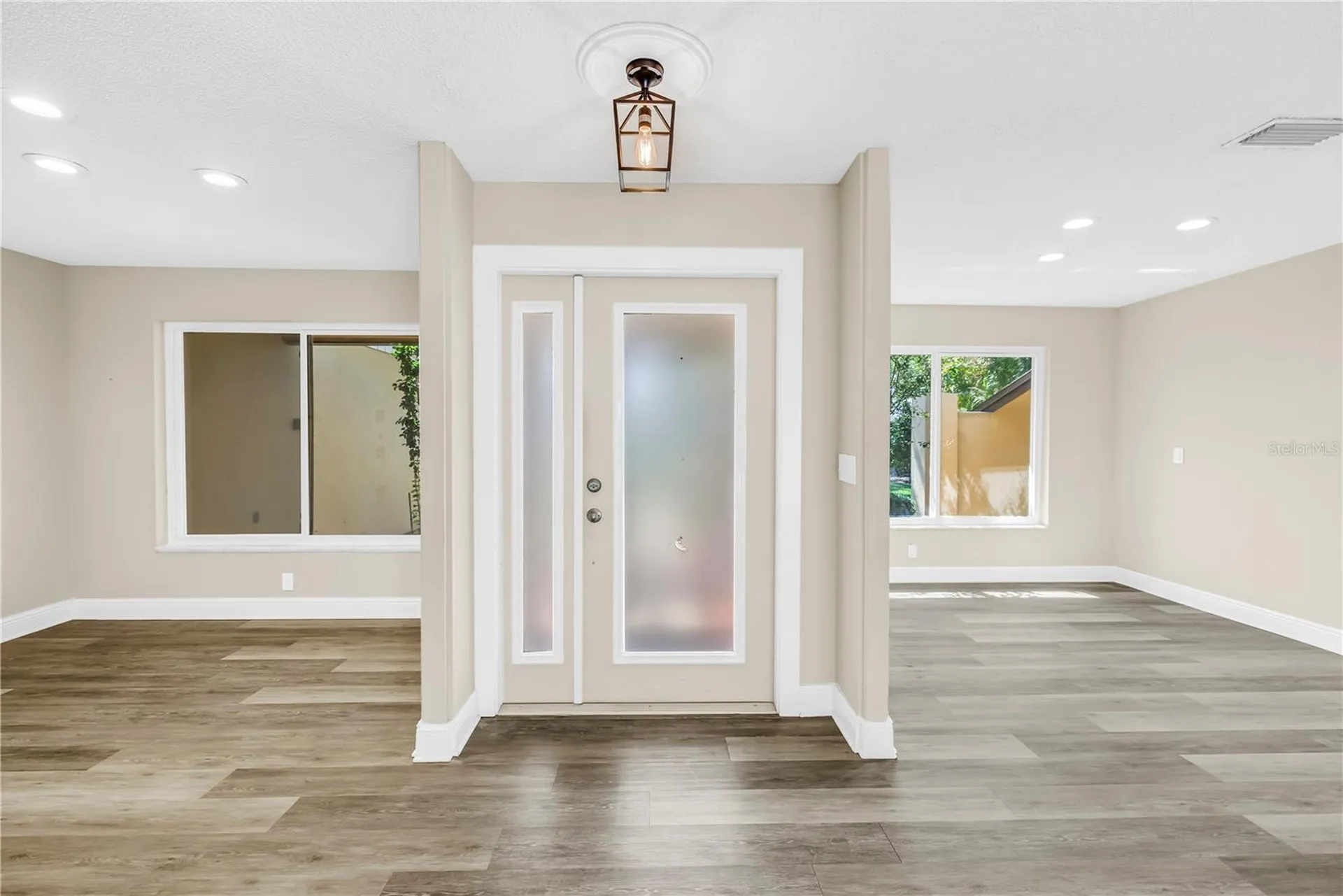 905 Serpentine Drive S St Petersburg FL 33705