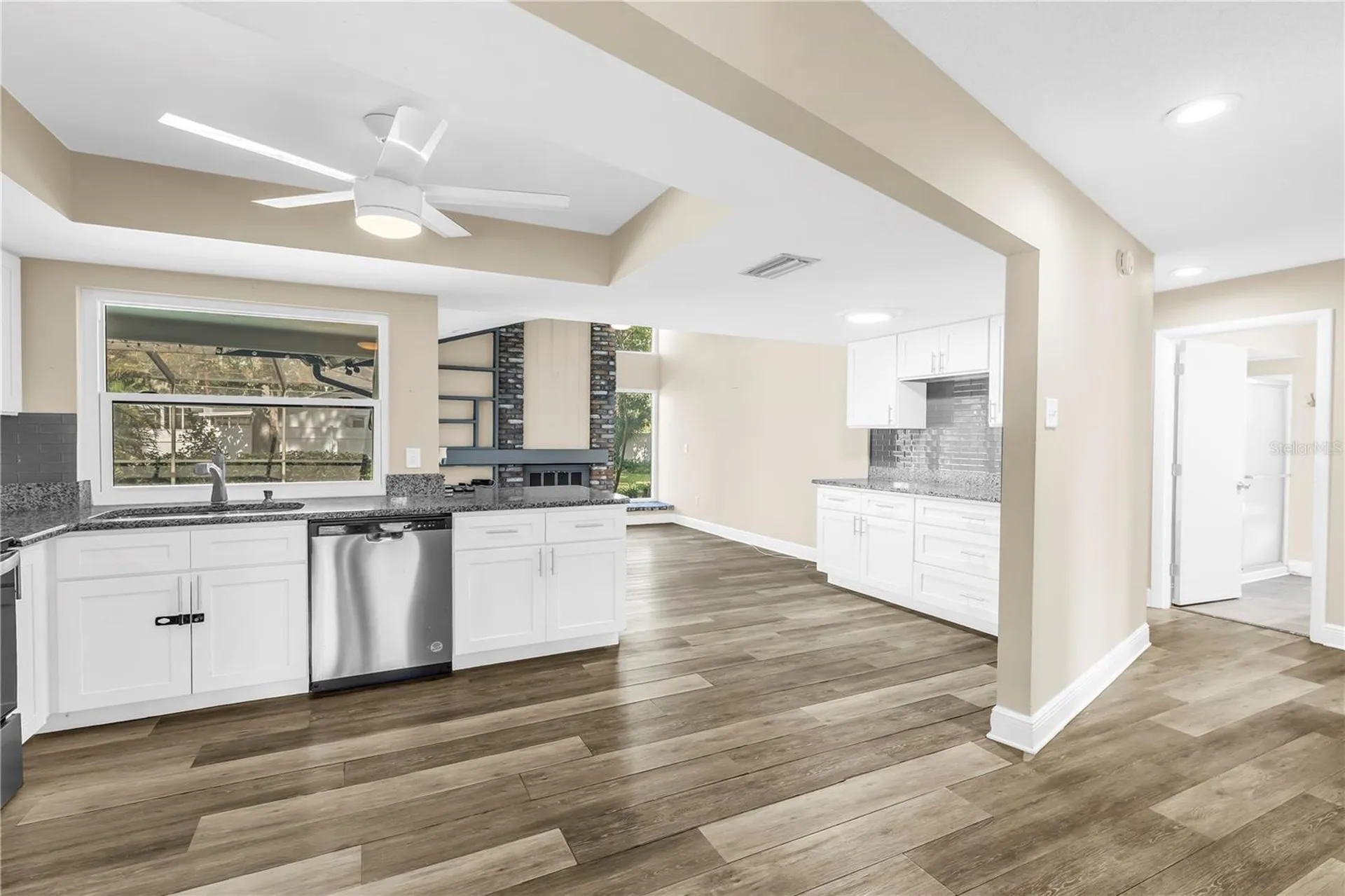 905 Serpentine Drive S St Petersburg FL 33705