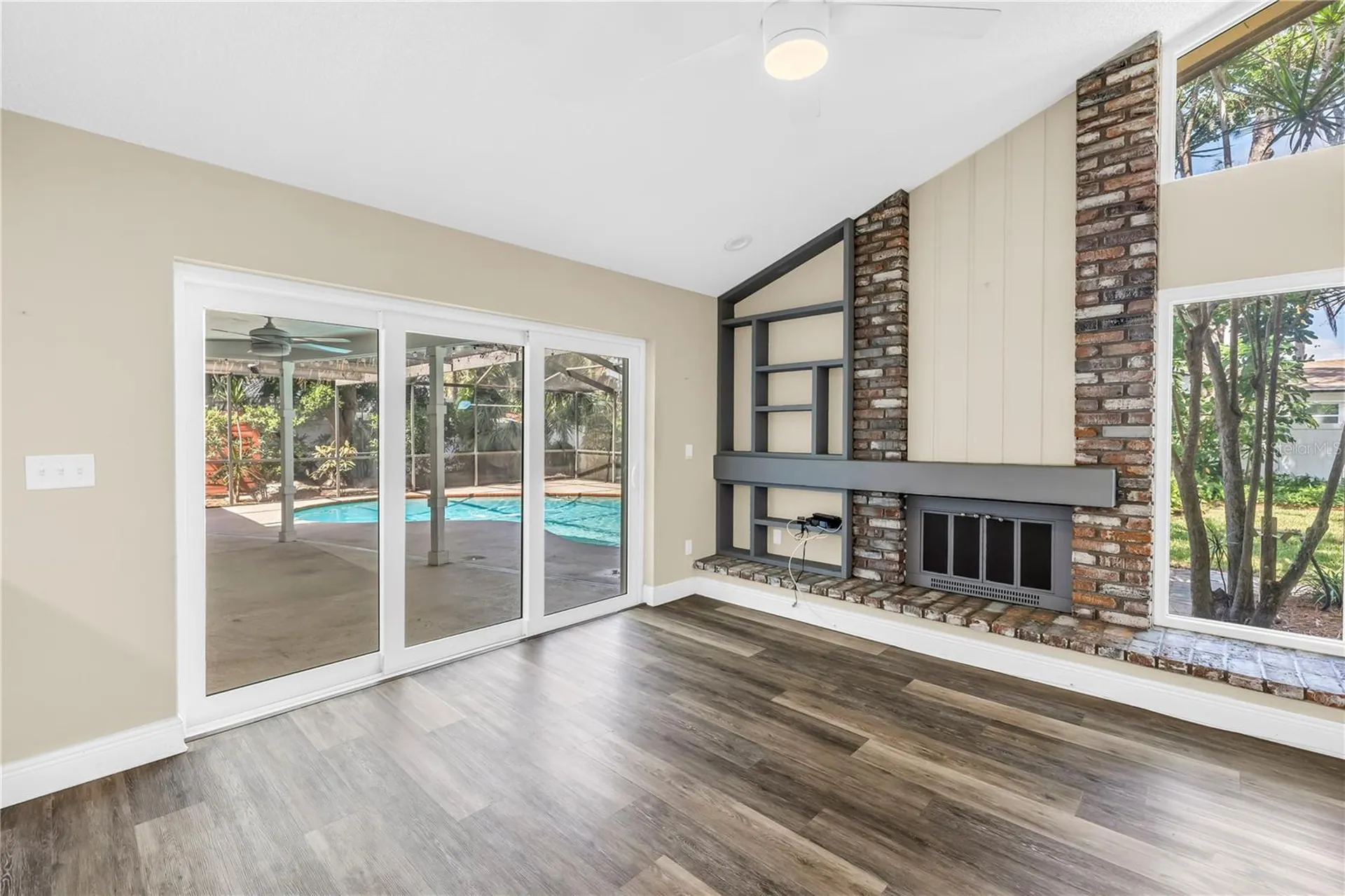 905 Serpentine Drive S St Petersburg FL 33705