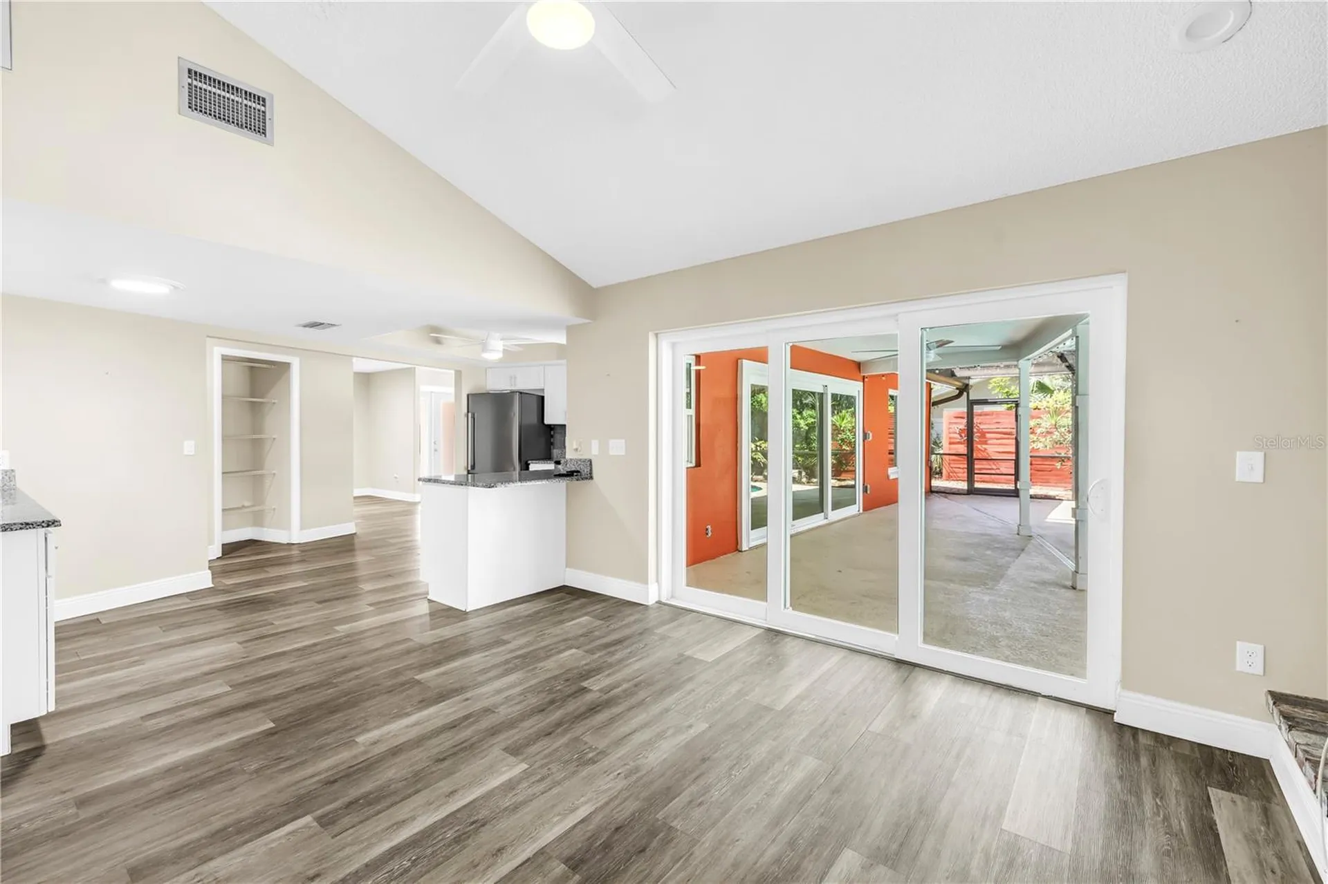 905 Serpentine Drive S St Petersburg FL 33705