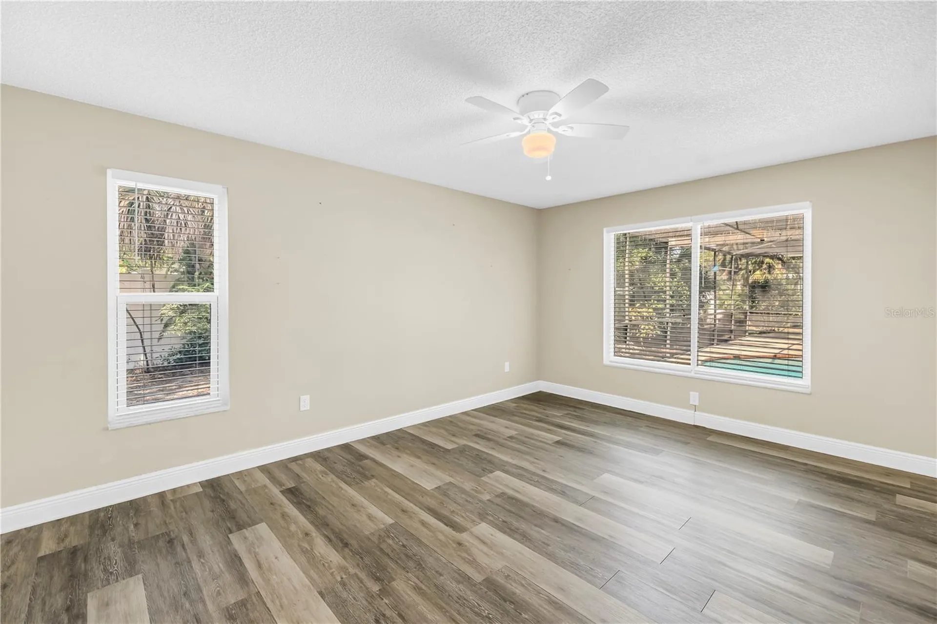 905 Serpentine Drive S St Petersburg FL 33705