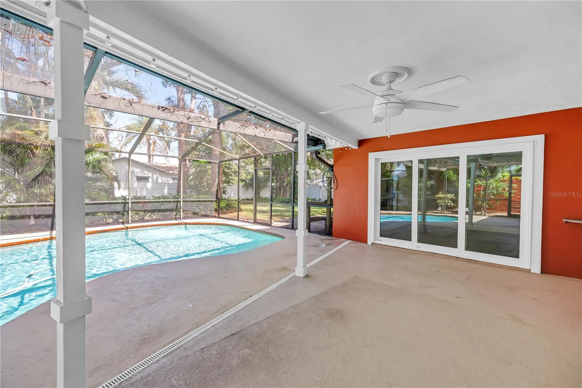 905 Serpentine Drive S St Petersburg FL 33705