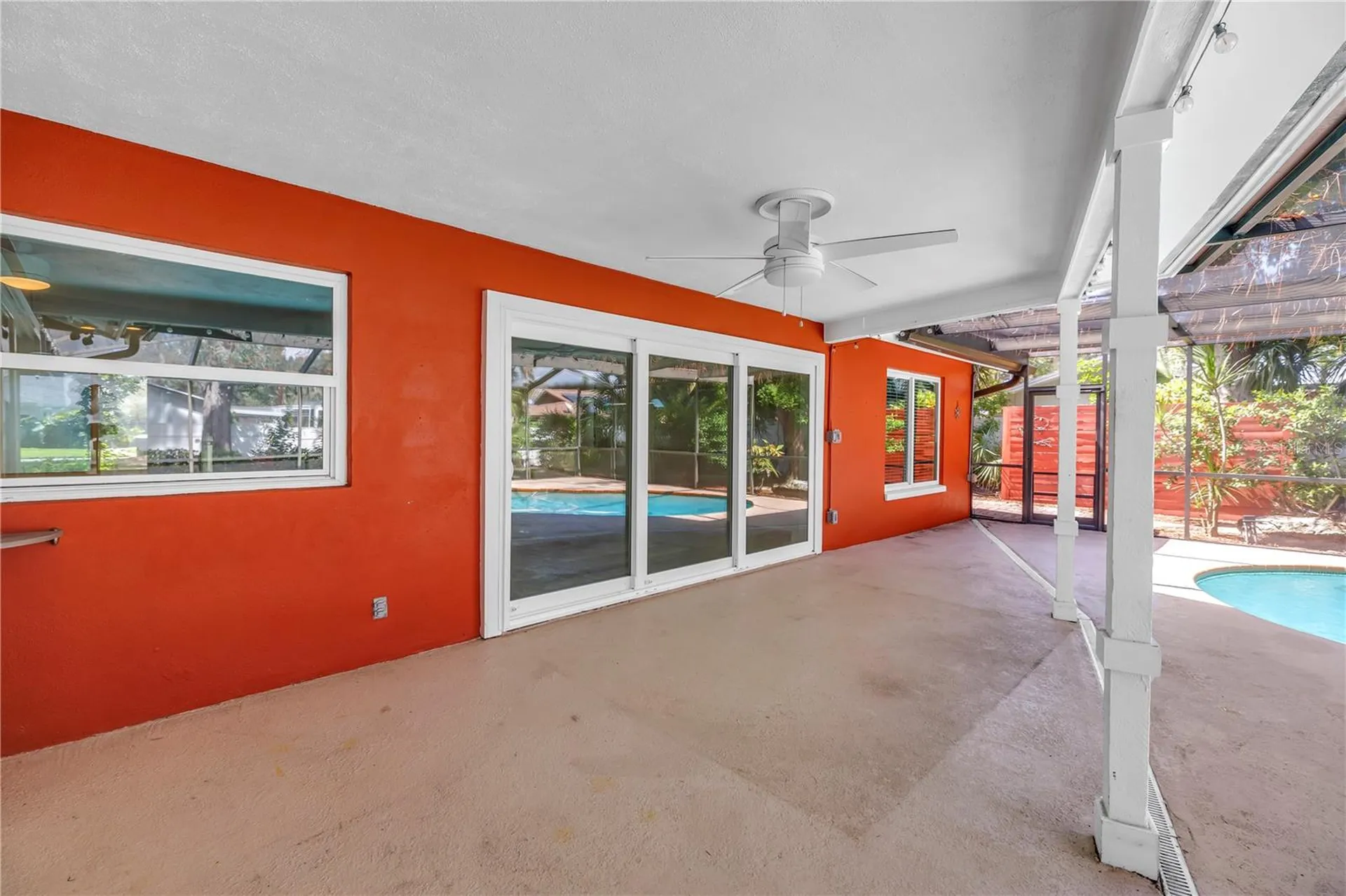 905 Serpentine Drive S St Petersburg FL 33705