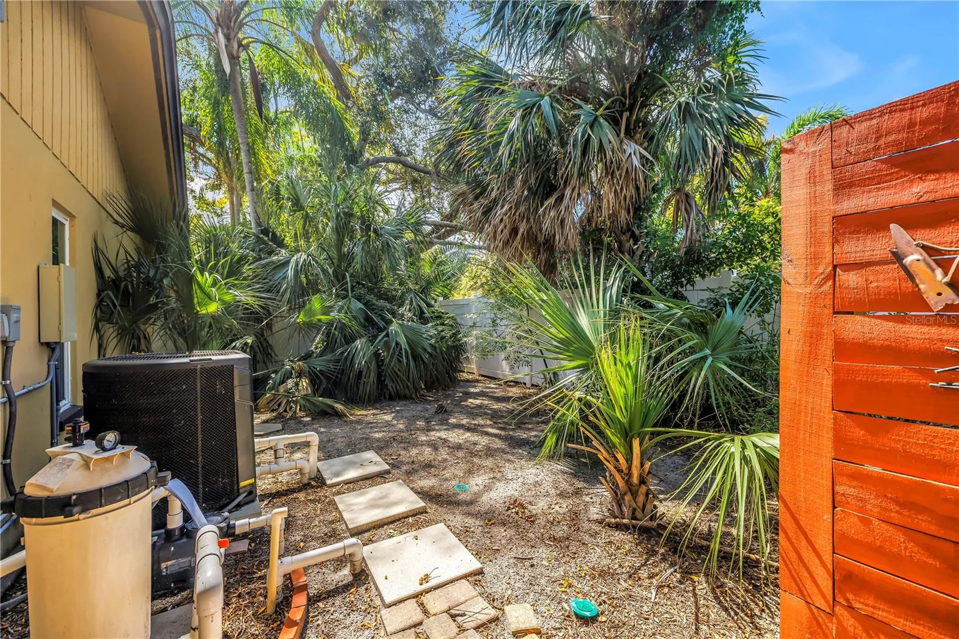 905 Serpentine Drive S St Petersburg FL 33705