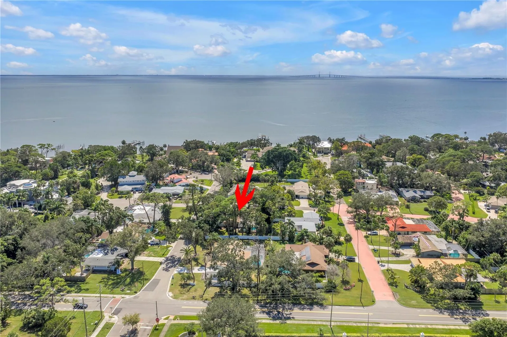 905 Serpentine Drive S St Petersburg FL 33705