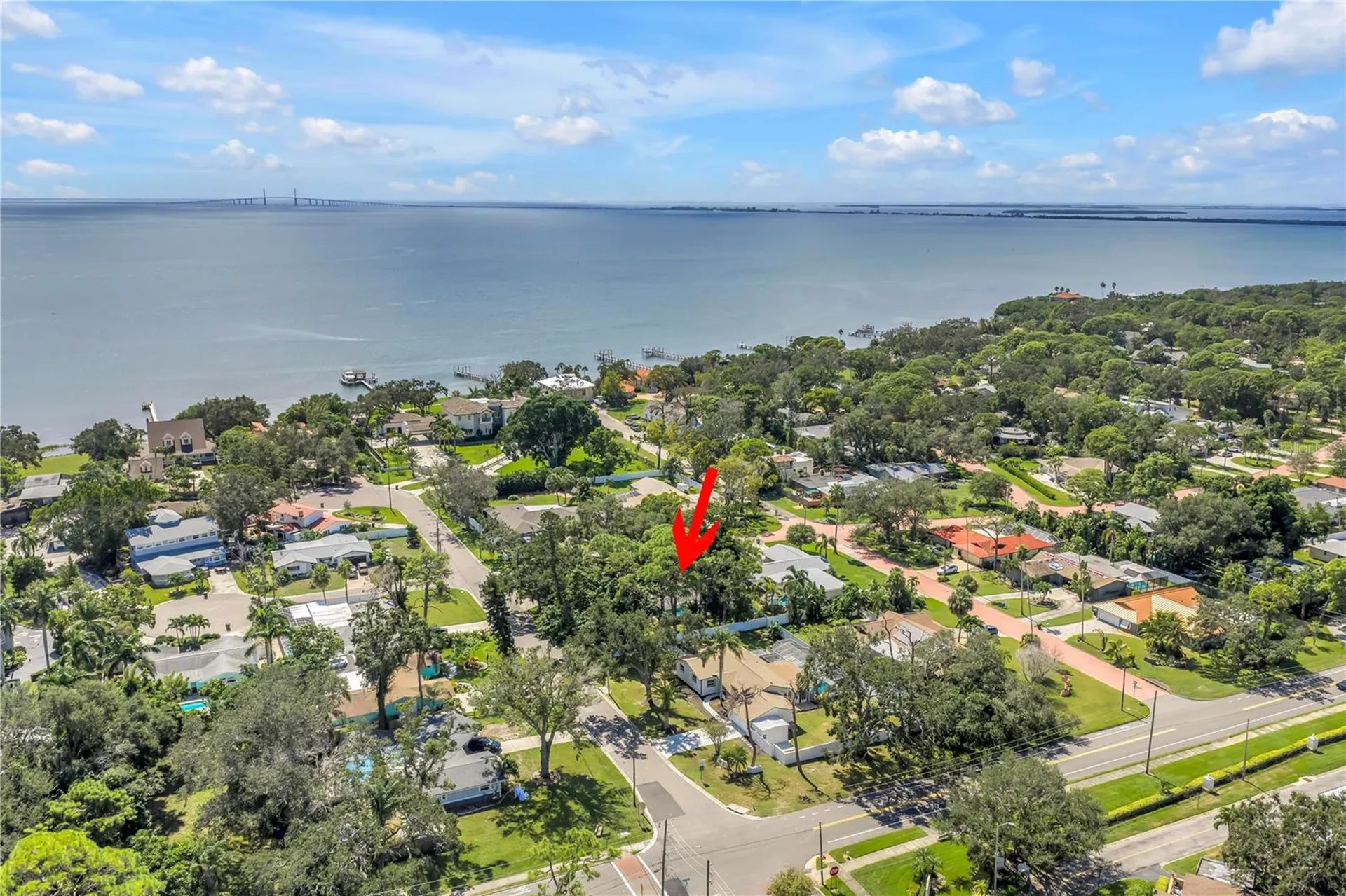 905 Serpentine Drive S St Petersburg FL 33705