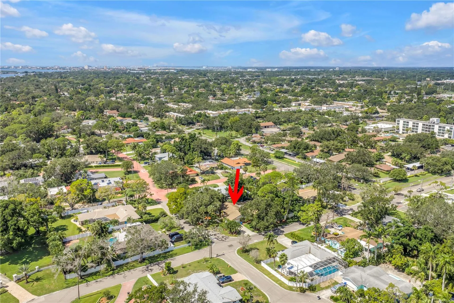 905 Serpentine Drive S St Petersburg FL 33705