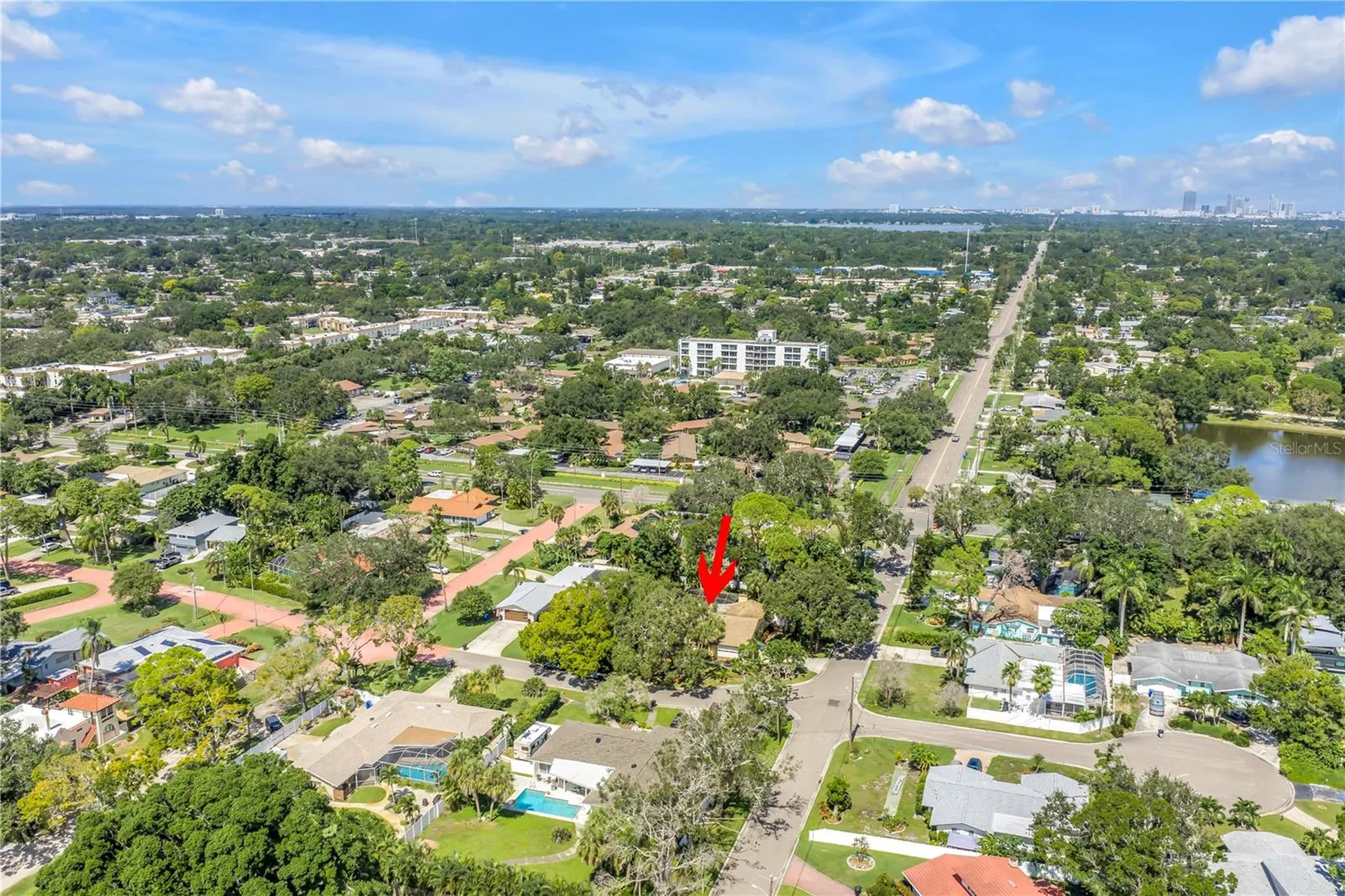 905 Serpentine Drive S St Petersburg FL 33705