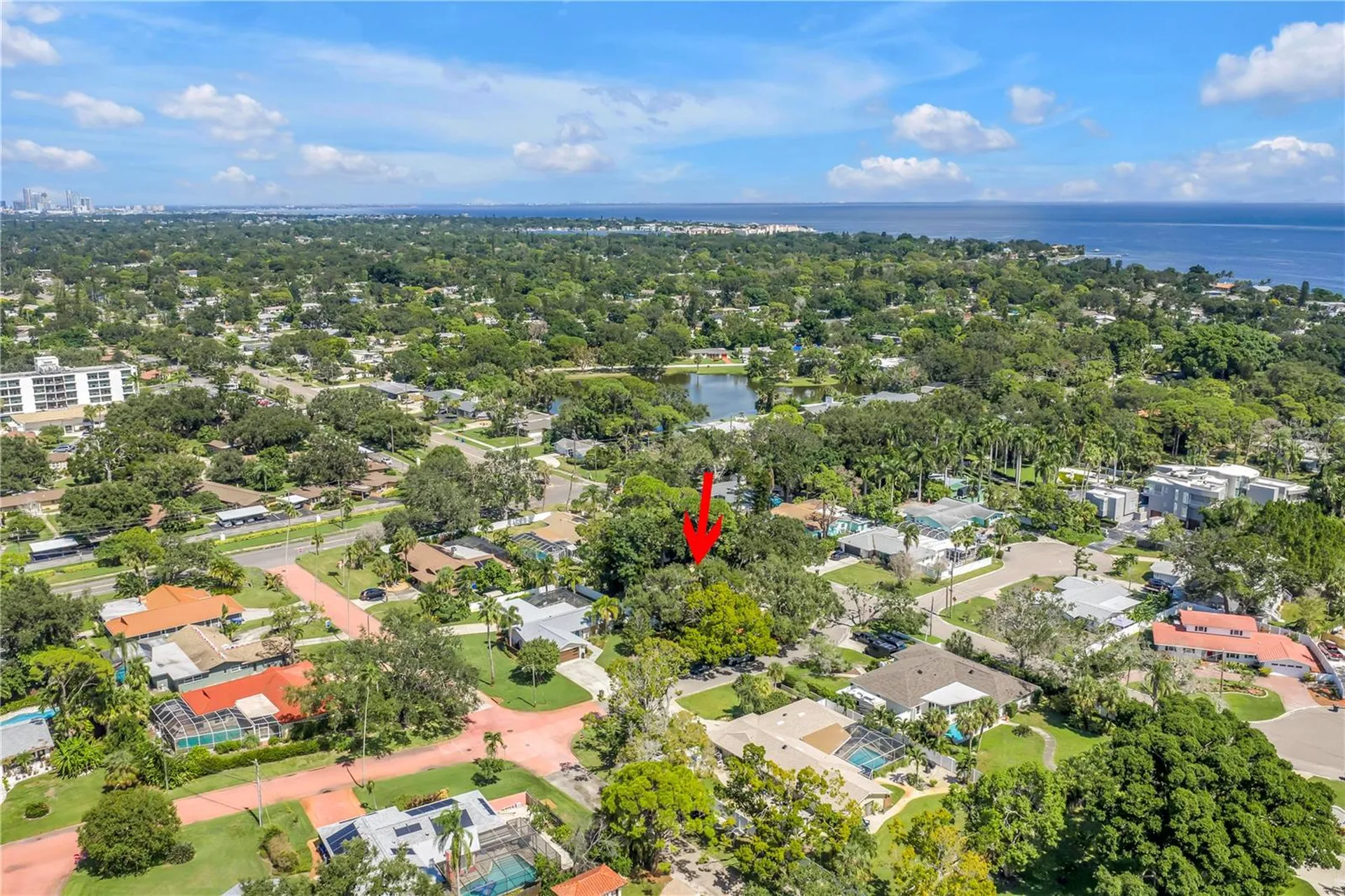 905 Serpentine Drive S St Petersburg FL 33705