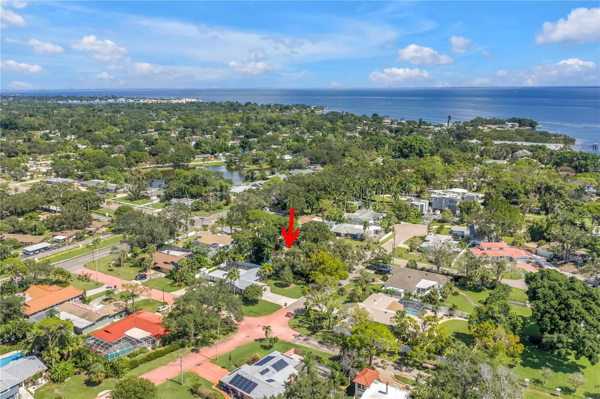 905 Serpentine Drive S St Petersburg FL 33705