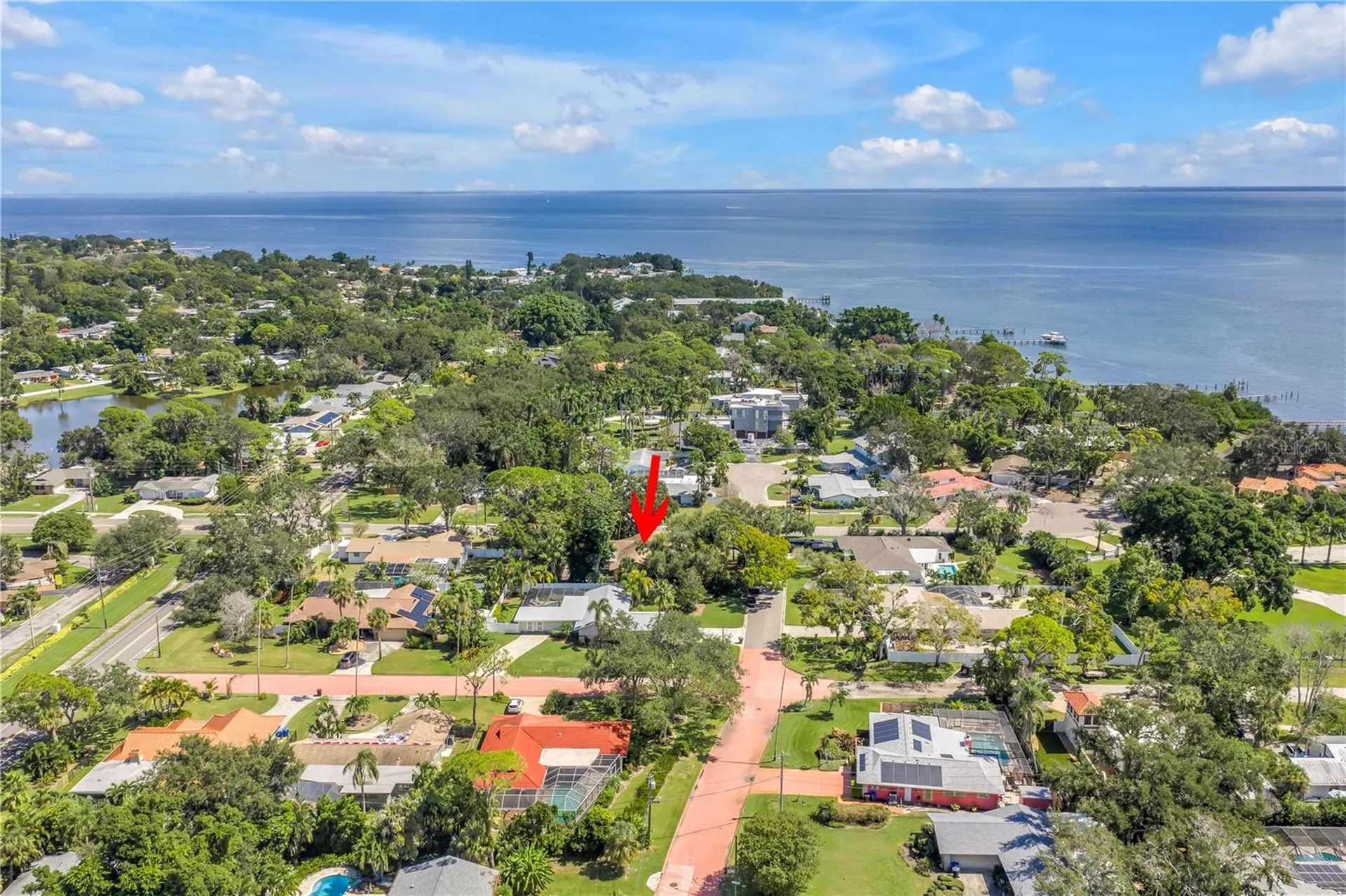 905 Serpentine Drive S St Petersburg FL 33705