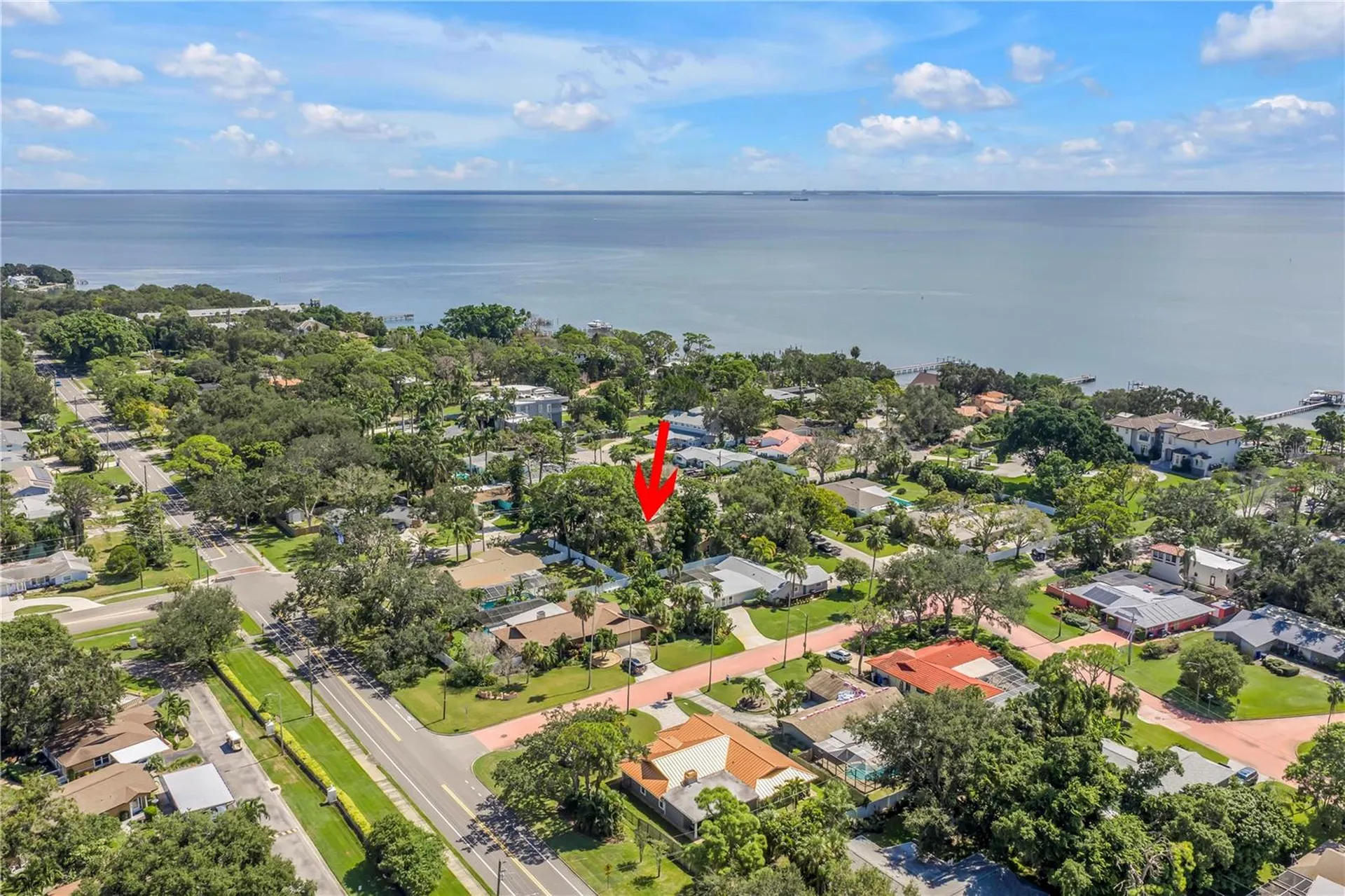 905 Serpentine Drive S St Petersburg FL 33705