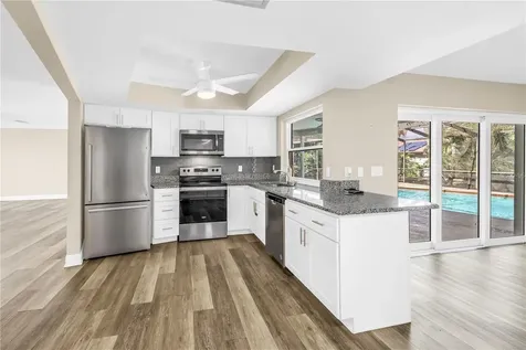 905 Serpentine Drive S St Petersburg FL 33705