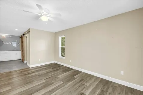 905 Serpentine Drive S St Petersburg FL 33705