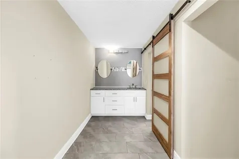 905 Serpentine Drive S St Petersburg FL 33705