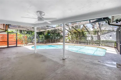 905 Serpentine Drive S St Petersburg FL 33705