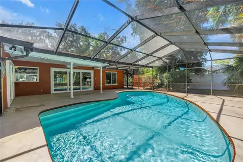 905 Serpentine Drive S St Petersburg FL 33705