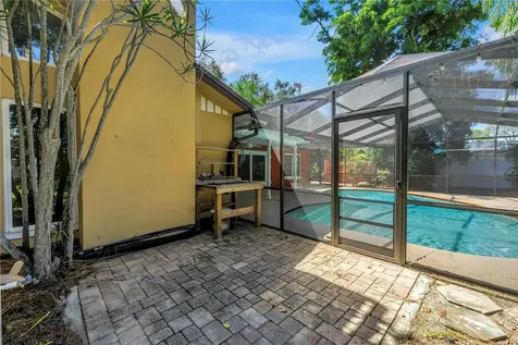 905 Serpentine Drive S St Petersburg FL 33705