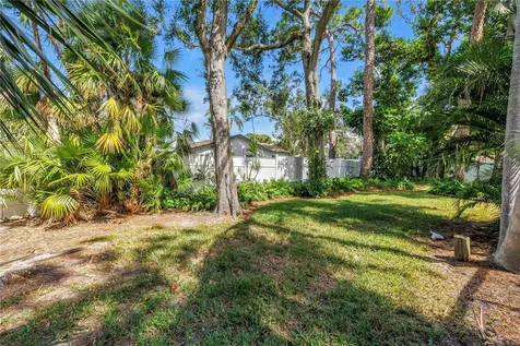 905 Serpentine Drive S St Petersburg FL 33705