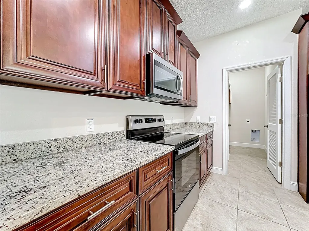 1906 Manatee Drive Kissimmee FL 34759