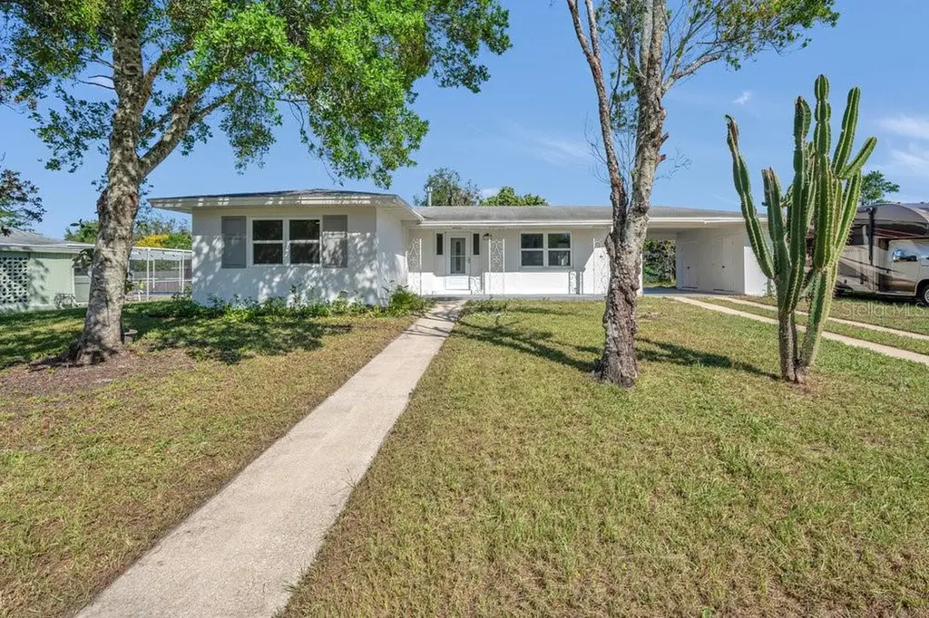 1179 Snowden Avenue Deltona FL 32725