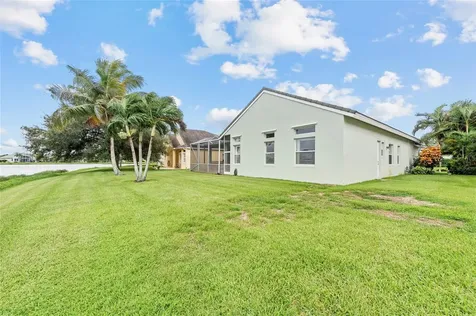 172 NW Magnolia Lakes Boulevard Port St Lucie FL 34952