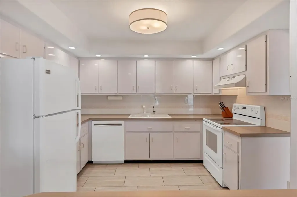 101 Benjamin Franklin Drive Sarasota FL 34236