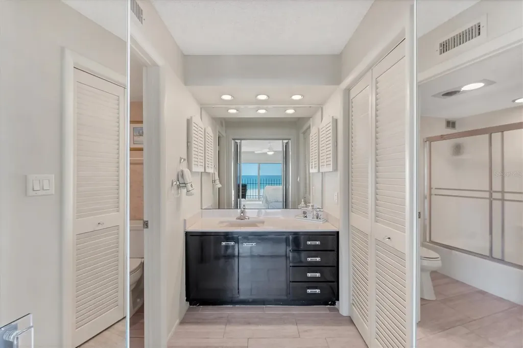 101 Benjamin Franklin Drive Sarasota FL 34236