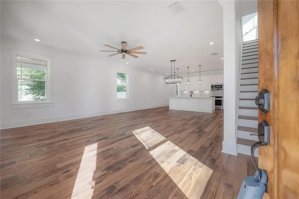 810 E Frierson Avenue Tampa FL 33603
